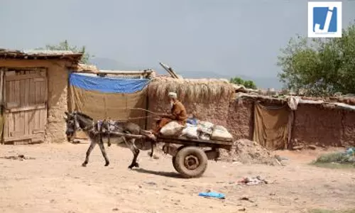 पाकिस्तान: हिंदू शाही काल का सदियों पुराना किला उपेक्षा और अतिक्रमण से हो रहा खंडहर