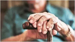 योग से बुढ़ापे में रहेंगे स्वस्थ, आयुष मंत्रालय ने बताए बढ़ती उम्र में योगाभ्यास के फायदे योग से बुढ़ापे में रहेंगे स्वस्थ, आयुष मंत्रालय ने बताए बढ़ती उम्र में योगाभ्यास के फायदे