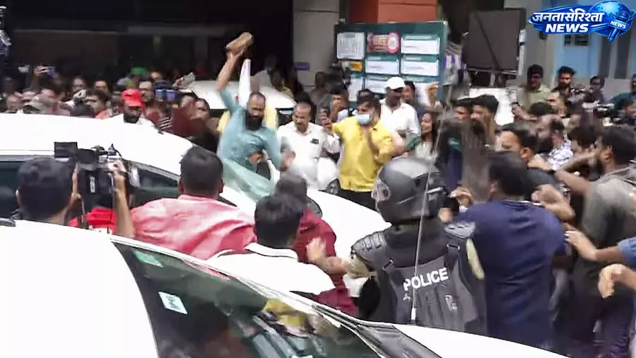 केरल में ED अधिकारियों पर हमले के मामले की जांच के लिए 30 सदस्यीय SIT गठित केरल में ED अधिकारियों पर हमले के मामले की जांच के लिए 30 सदस्यीय SIT गठित