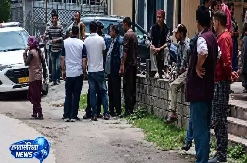 Kullu नशे में टूरिस्ट की लापरवाही से बुजुर्ग की मौत Kullu नशे में टूरिस्ट की लापरवाही से बुजुर्ग की मौत