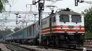 Vadodara: मेगा ब्लॉक के चलते ट्रेन संचालन बाधित, कई ट्रेनें रद्द Vadodara: मेगा ब्लॉक के चलते ट्रेन संचालन बाधित, कई ट्रेनें रद्द
