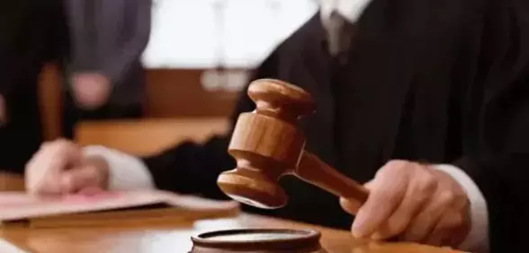 जम्मू-कश्मीर HC ने 12 साल बाद हत्या के आरोपी को दी जमानत जम्मू-कश्मीर HC ने 12 साल बाद हत्या के आरोपी को दी जमानत