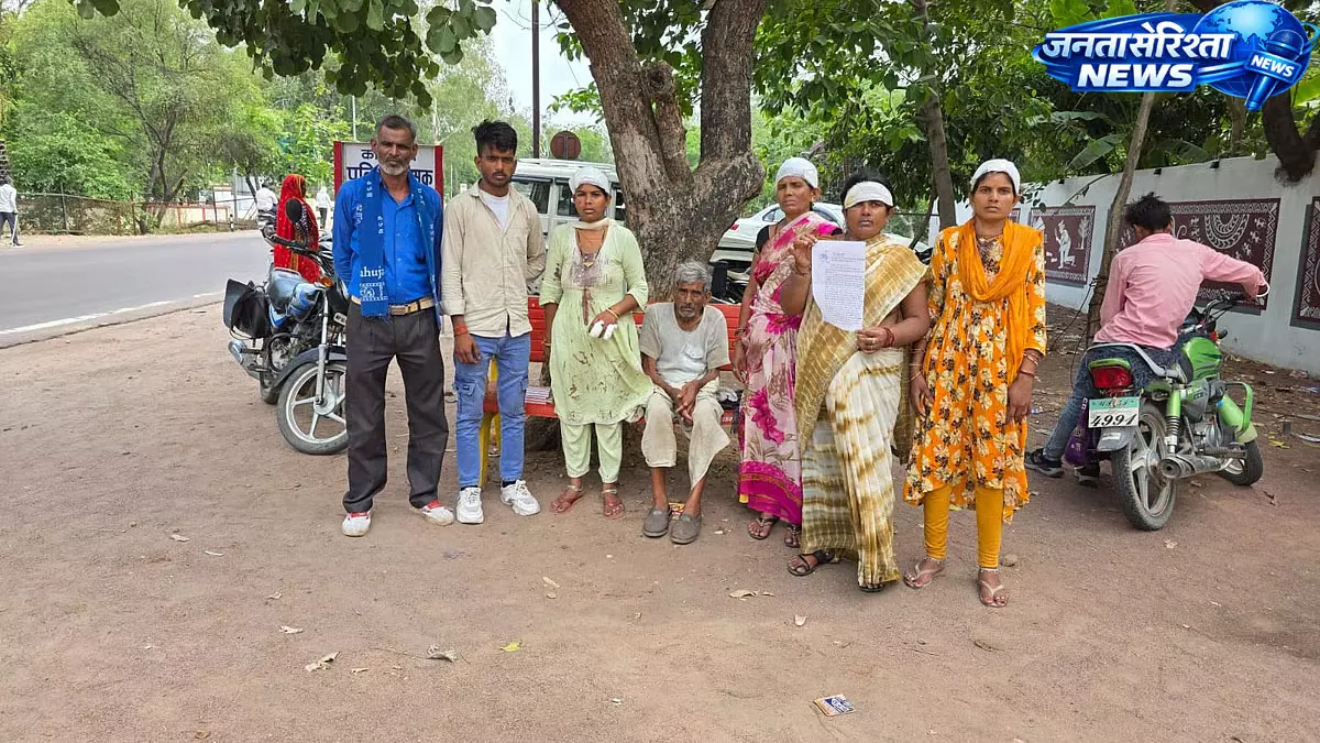 Chhatarpur : प्रॉपर्टी विवाद ने लिया हिंसक रूप, दो भाइयों के बीच झड़प में 7 लोगों पर केस दर्ज Chhatarpur : प्रॉपर्टी विवाद ने लिया हिंसक रूप, दो भाइयों के बीच झड़प में 7 लोगों पर केस दर्ज
