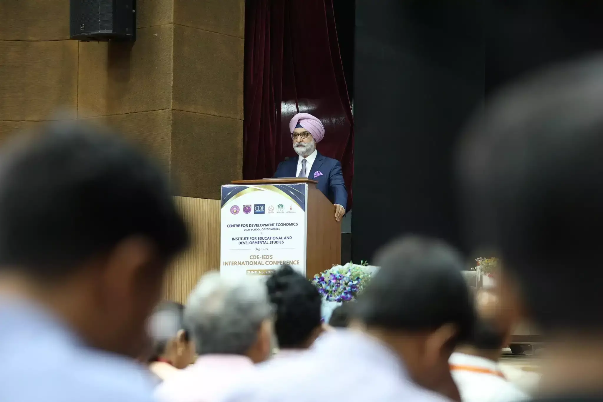New Delhi: उपराज्यपाल ने सम्मेलन में शिक्षा और अर्थव्यवस्था पर रखे विचार New Delhi: उपराज्यपाल ने सम्मेलन में शिक्षा और अर्थव्यवस्था पर रखे विचार
