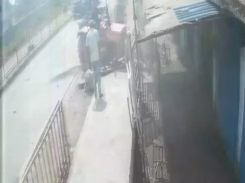 तेज रफ्तार ट्रैक्टर ने बाइक को रौंदा, चार लोग घायल तेज रफ्तार ट्रैक्टर ने बाइक को रौंदा, चार लोग घायल