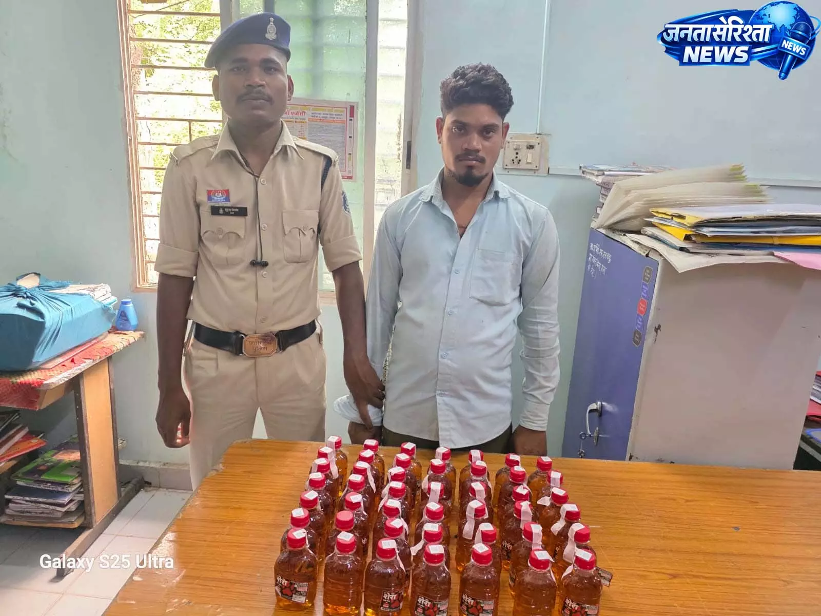 रायपुर में अवैध शराब बिक्री पर बड़ी कार्रवाई, एक आरोपी गिरफ्तार रायपुर में अवैध शराब बिक्री पर बड़ी कार्रवाई, एक आरोपी गिरफ्तार