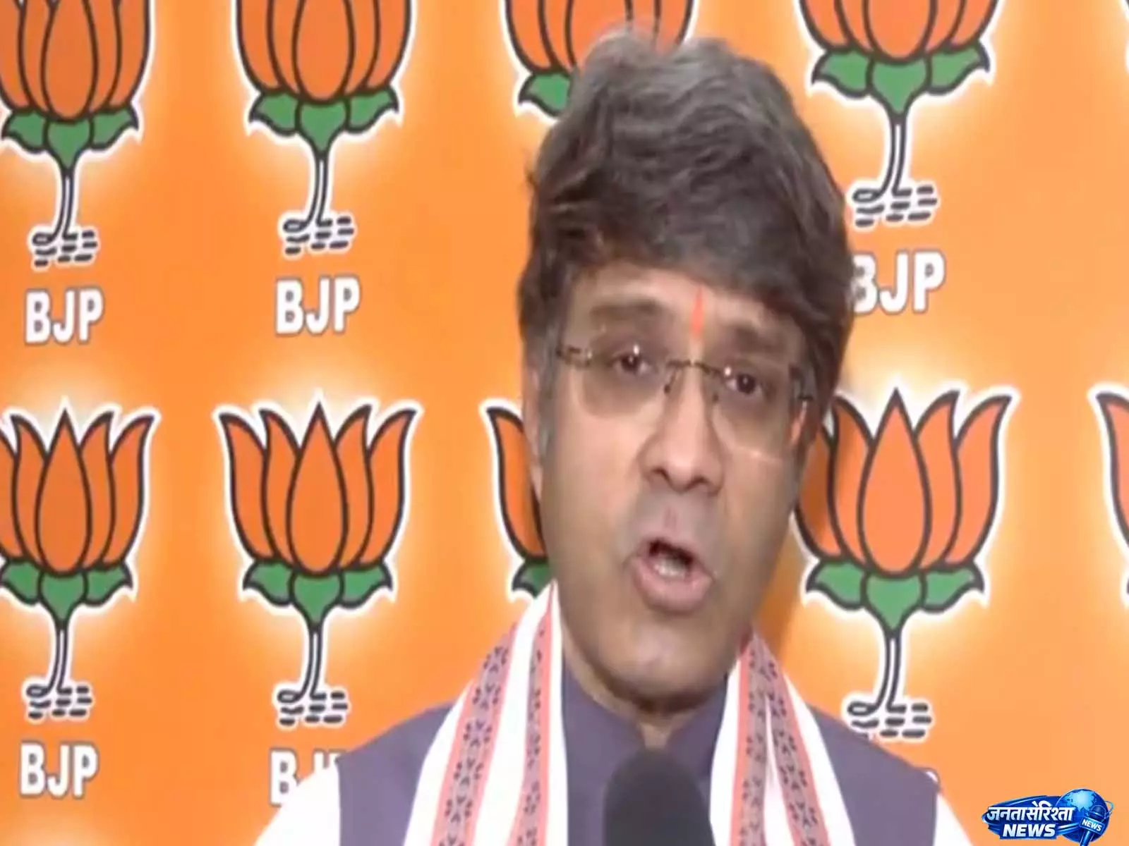 बीजेपी के CR केशवन ने थरूर पर हमला किया: ‘कांग्रेस हिंदू देवताओं की प्रशंसा से सहज नहीं’ बीजेपी के CR केशवन ने थरूर पर हमला किया: ‘कांग्रेस हिंदू देवताओं की प्रशंसा से सहज नहीं’