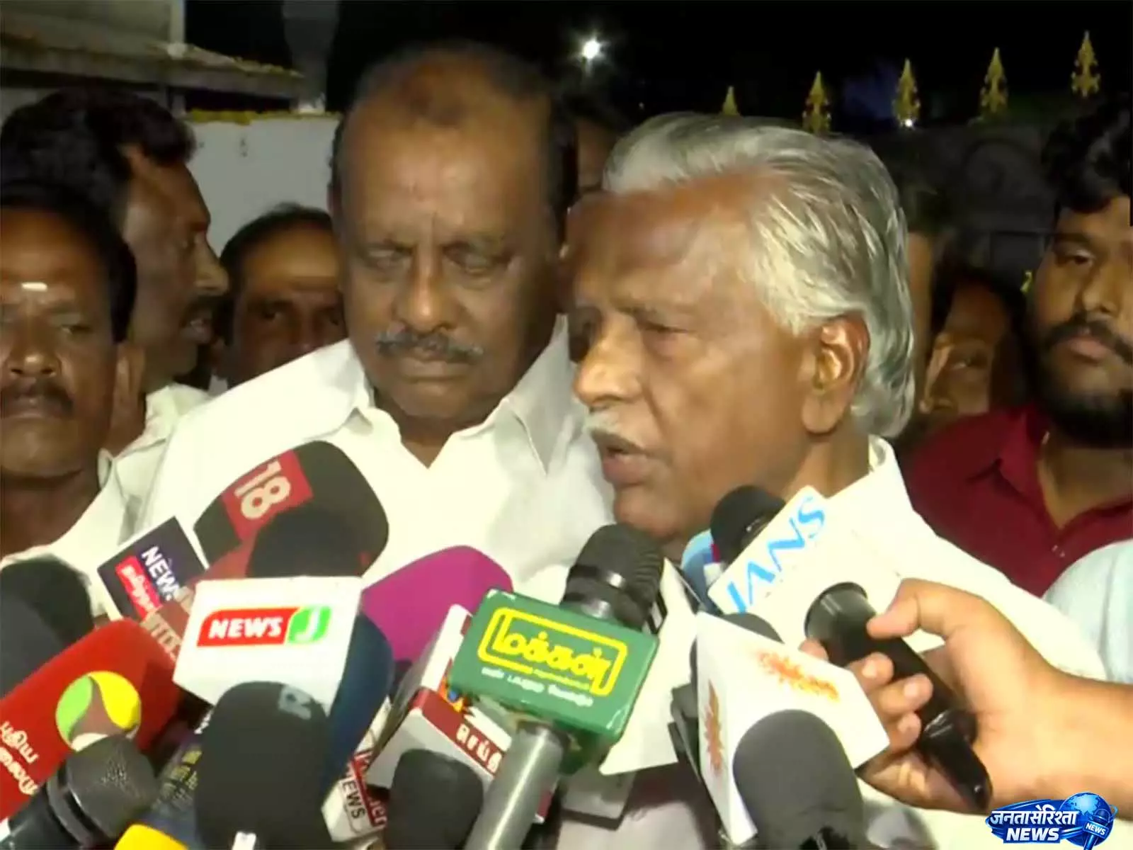 AIADMK के के.पी. मुनुसामी ने तमिलनाडु CM विजय और EPS बैठक की खबरों को बताया गलत AIADMK के के.पी. मुनुसामी ने तमिलनाडु CM विजय और EPS बैठक की खबरों को बताया गलत