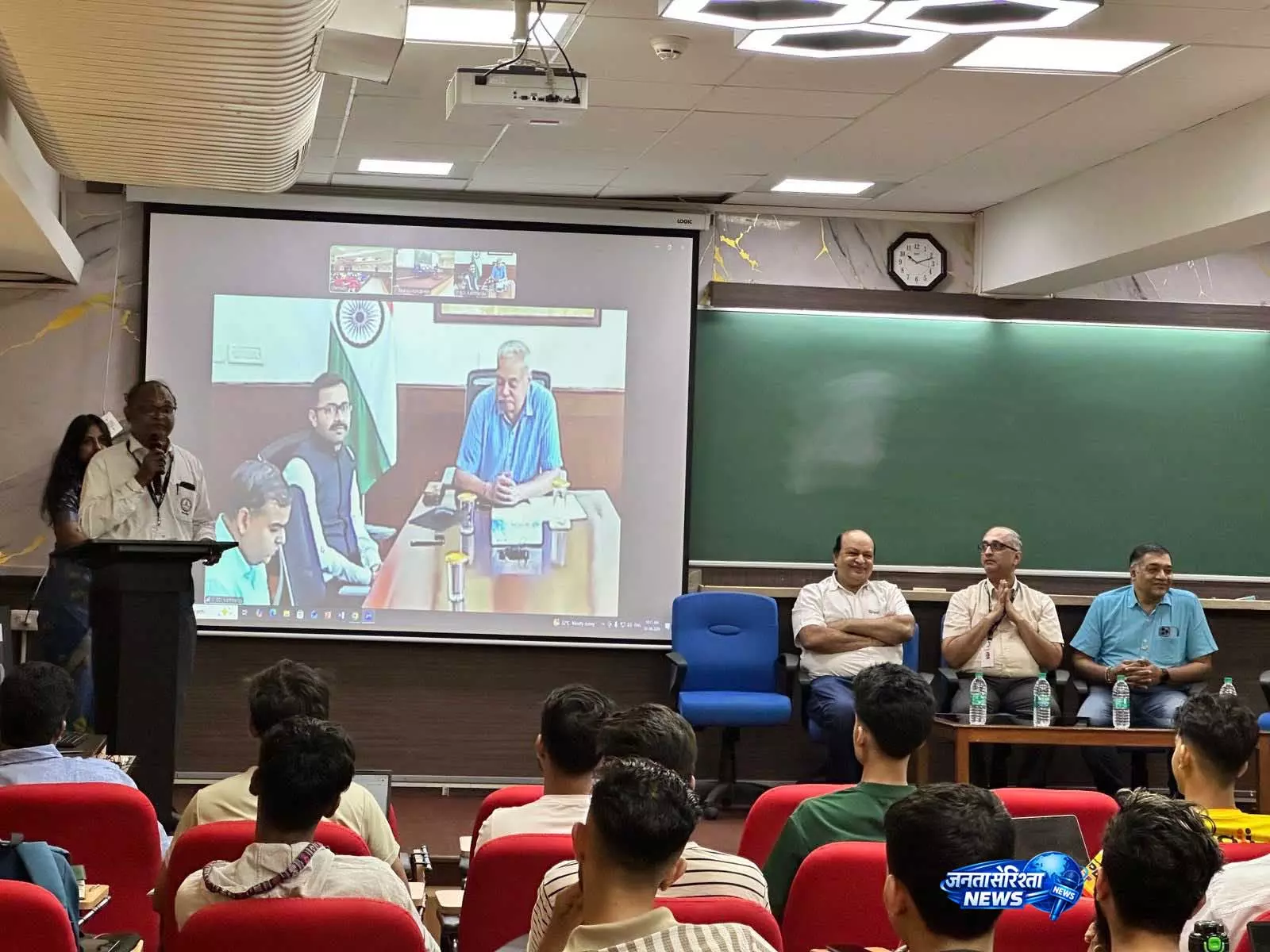 US ने भारत समेत 60 देशों पर जबरन मज़दूरी से बने सामान के एक्सपोर्ट पर नए टैरिफ लगाने का प्रस्ताव रखा US ने भारत समेत 60 देशों पर जबरन मज़दूरी से बने सामान के एक्सपोर्ट पर नए टैरिफ लगाने का प्रस्ताव रखा