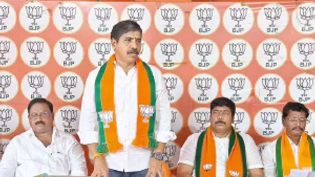 BJP ने पार्टी के खिलाफ टिप्पणी करने वाले सीपीआई विधायक पर पलटवार किया BJP ने पार्टी के खिलाफ टिप्पणी करने वाले सीपीआई विधायक पर पलटवार किया