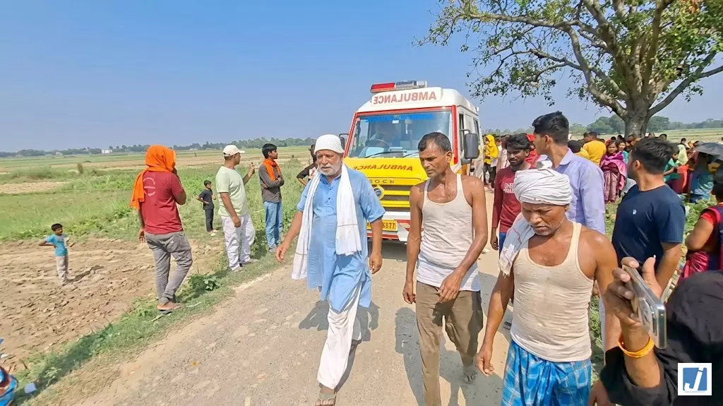 स्नान के दौरान गहरे पानी में डूबे पांच मासूम, परिवार में पसरा मातम स्नान के दौरान गहरे पानी में डूबे पांच मासूम, परिवार में पसरा मातम