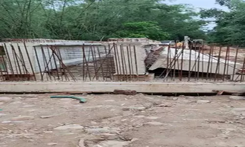 PASIGHAT: ग्रामीणों ने घटिया सड़क और पुल निर्माण पर डीसी को शिकायत दर्ज कराई