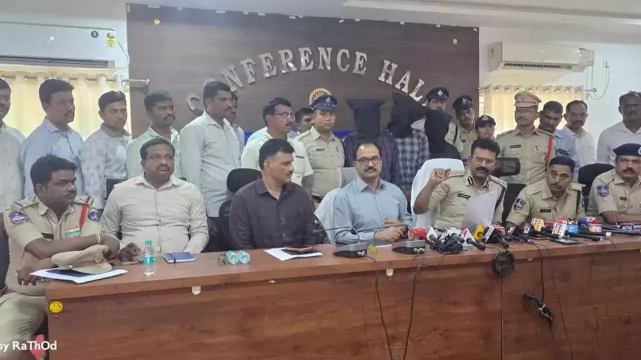 साइबराबाद पुलिस ने नकली पुलिस वालों के अपहरण-वसूली गिरोह का भंडाफोड़ किया
