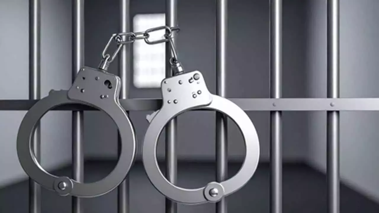 बुजुर्ग मरीज पर हमला करने के आरोप में केयरटेकर गिरफ्तार