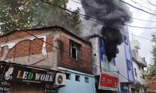 बढ़ईपारा के किराना दुकान में लगी आग, Video