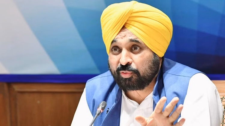 Chandigarh: निजी स्कूलों के लिए सख्त नियम लाने की तैयारी में पंजाब सरकार