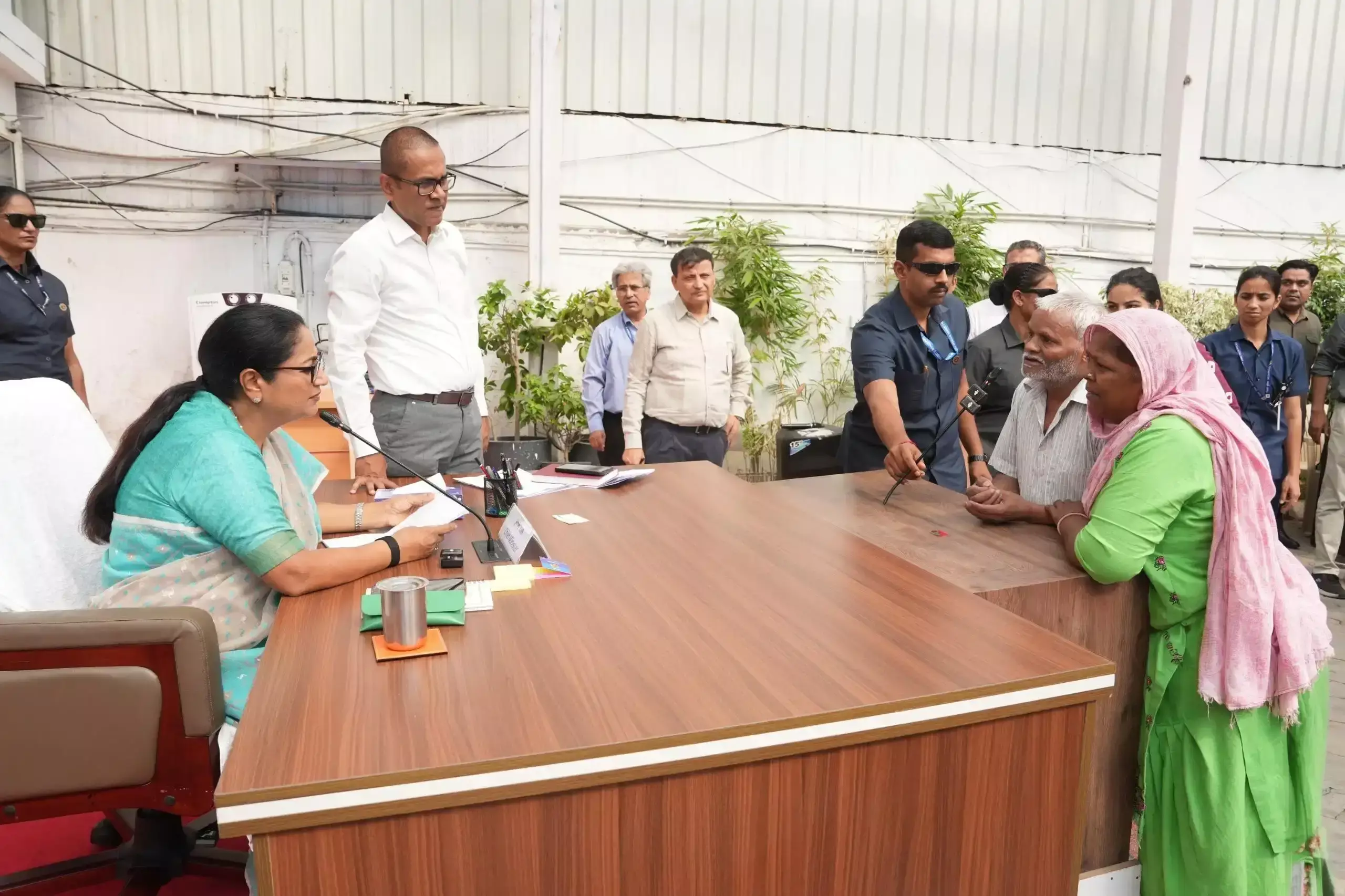 New Delhi: मुख्यमंत्री रेखा गुप्ता ने जनता से सीधा संवाद कर समस्याओं के शीघ्र निस्तारण पर जोर दिया
