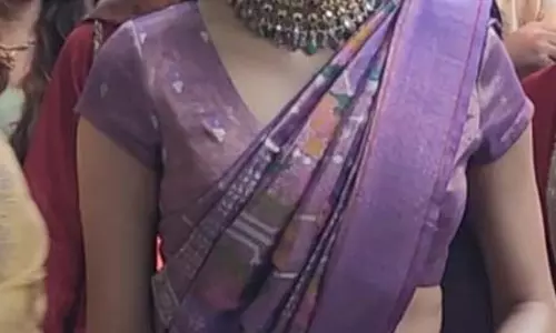 पेड्डी की रिलीज पर तिरुपति बालाजी के दर पहुंचीं जान्हवी कपूर, किए दर्शन