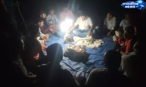 Berhampur : पुलिस का बड़ा जुआ अड्डा छापा, 20 से ज़्यादा लोग गिरफ्तार, लाखों और संपत्ति ज़ब्त