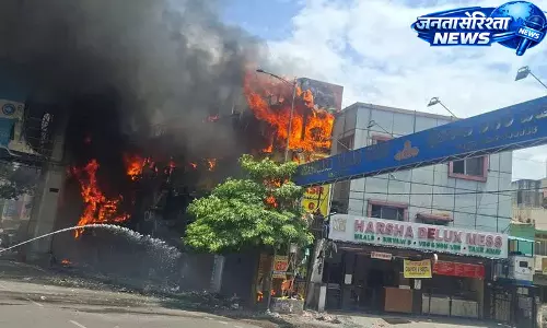 Ameerpet : कपड़ों की दुकान में आग, अभी तक कोई हताहत नहीं
