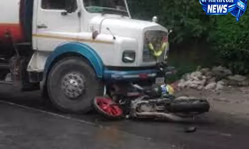 Sikkim: NH-10 पर ट्रक और बाइक की टक्कर, बाइक सवार गंभीर रूप से घायल Sikkim: NH-10 पर ट्रक और बाइक की टक्कर, बाइक सवार गंभीर रूप से घायल
