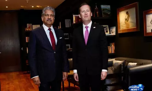 राजदूत गोर ने कारोबारी दिग्गज आनंद महिंद्रा से मुलाकात की, US में निवेश पर चर्चा की