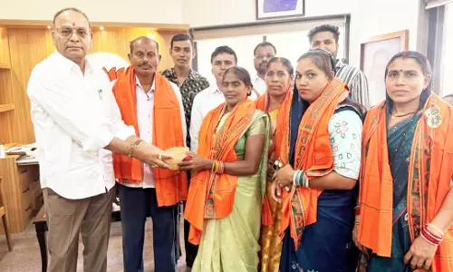 बीजेपी में शामिल हुईं महिला सरपंच