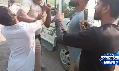 Sundargarh रेत उठाने वालों ने पुलिस और खदान अधिकारियों के साथ मारपीट की