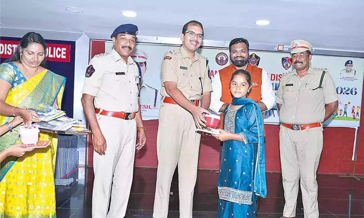 Andhra: एक महीने तक चलने वाले पुलिस बच्चों के ग्रीष्मकालीन शिविर का भव्य समापन हुआ