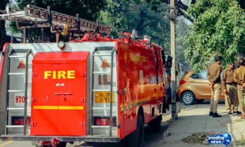 Hyderabad के अमीरपेट हेलमेट बाज़ार में लगी भीषण आग, किसी के हताहत होने की खबर नहीं