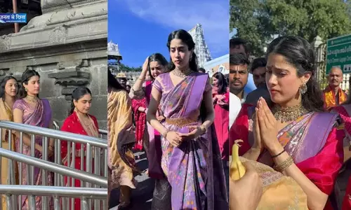 पेड्डी’ रिलीज के साथ जाह्नवी का मंदिर दर्शन