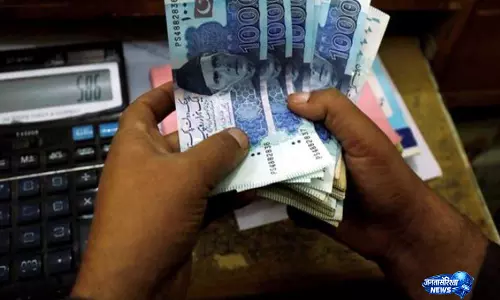 Pakistan में महंगाई संकट गहरा, सरकारी कर्मचारियों ने तत्काल राहत की मांग की