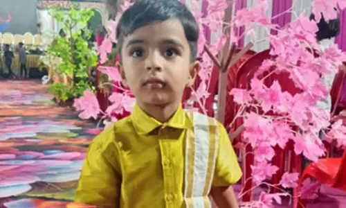 Kalaburagi : तीन साल के बच्चे की कार में दम घुटने से मौत