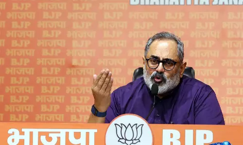 Vijayan सरकार ने केरल की अर्थव्यवस्था को पोंजी स्कीम की तरह चलाया: राजीव चंद्रशेखर