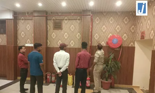 फायर सेफ्टी पर यूपी सरकार सख्त, मिर्जापुर-मुजफ्फरनगर के होटलों और गेस्ट हाउसों का औचक निरीक्षण
