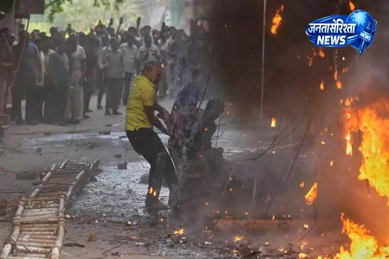 Delhi के होटल में आग लगने से 21 लोगों की मौत, 11 विदेशी नागरिक भी शामिल Delhi के होटल में आग लगने से 21 लोगों की मौत, 11 विदेशी नागरिक भी शामिल