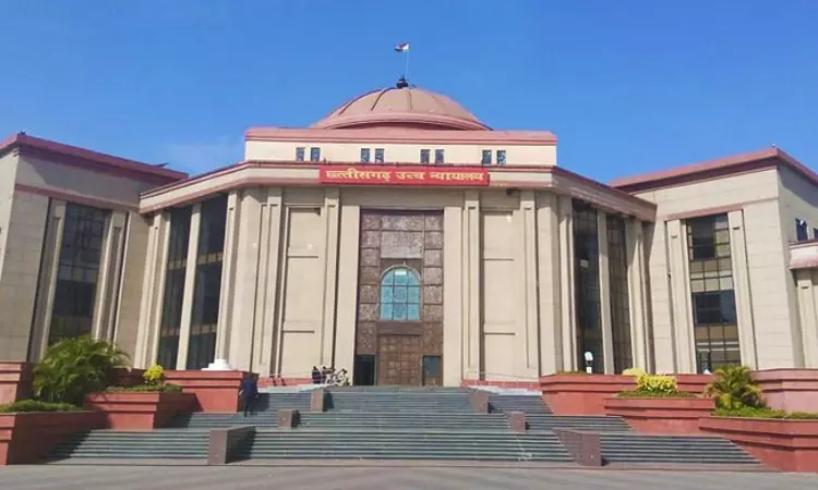 दहेज लोभियों पर हाईकोर्ट ने दिखाई सख्ती, पति और सास-ससुर को 1 लाख जमा करने के निर्देश दहेज लोभियों पर हाईकोर्ट ने दिखाई सख्ती, पति और सास-ससुर को 1 लाख जमा करने के निर्देश