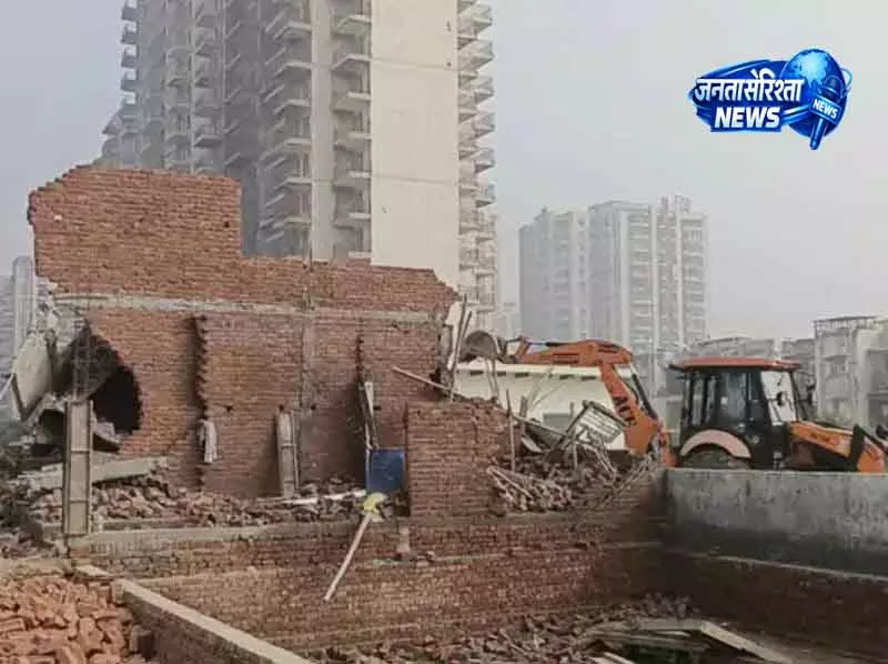 Delhi में अवैध निर्माण के खिलाफ कार्रवाई तेज Delhi में अवैध निर्माण के खिलाफ कार्रवाई तेज