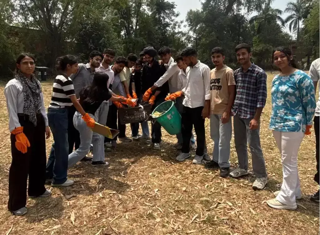Jammu: जीजीएम साइंस कॉलेज जम्मू में स्वच्छता अभियान से दिया स्वच्छता का संदेश Jammu: जीजीएम साइंस कॉलेज जम्मू में स्वच्छता अभियान से दिया स्वच्छता का संदेश