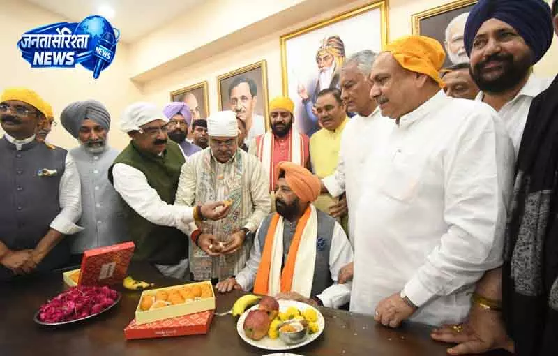 Chandigarh ढिल्लों की ताजपोशी, AAP सांसदों की गैरहाज़िरी चर्चा में Chandigarh ढिल्लों की ताजपोशी, AAP सांसदों की गैरहाज़िरी चर्चा में
