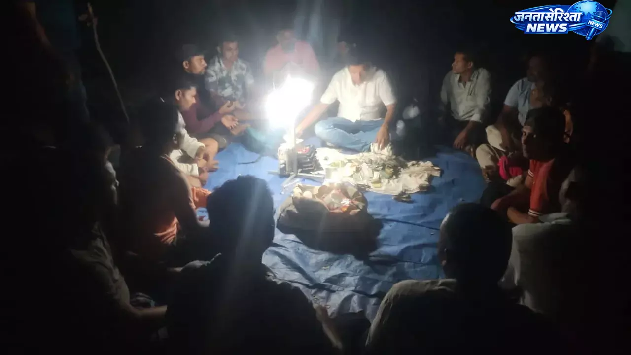 Berhampur : पुलिस का बड़ा जुआ अड्डा छापा, 20 से ज़्यादा लोग गिरफ्तार, लाखों और संपत्ति ज़ब्त Berhampur : पुलिस का बड़ा जुआ अड्डा छापा, 20 से ज़्यादा लोग गिरफ्तार, लाखों और संपत्ति ज़ब्त