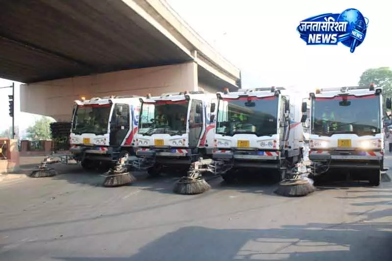 Jammu नगर निगम ने अमरनाथ यात्रा के लिए सफ़ाई के काम तेज़ किए Jammu नगर निगम ने अमरनाथ यात्रा के लिए सफ़ाई के काम तेज़ किए