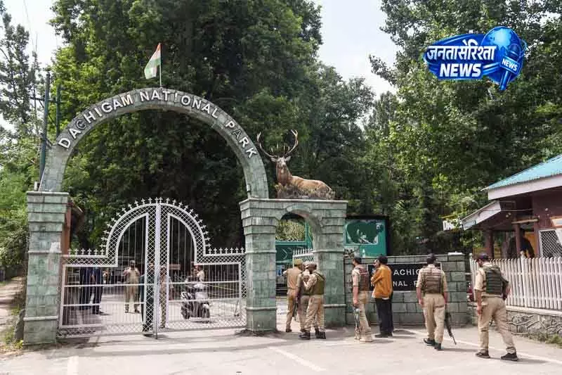 Srinagar दाचीगाम में CM उमर अब्दुल्ला की अहम बैठक Srinagar दाचीगाम में CM उमर अब्दुल्ला की अहम बैठक