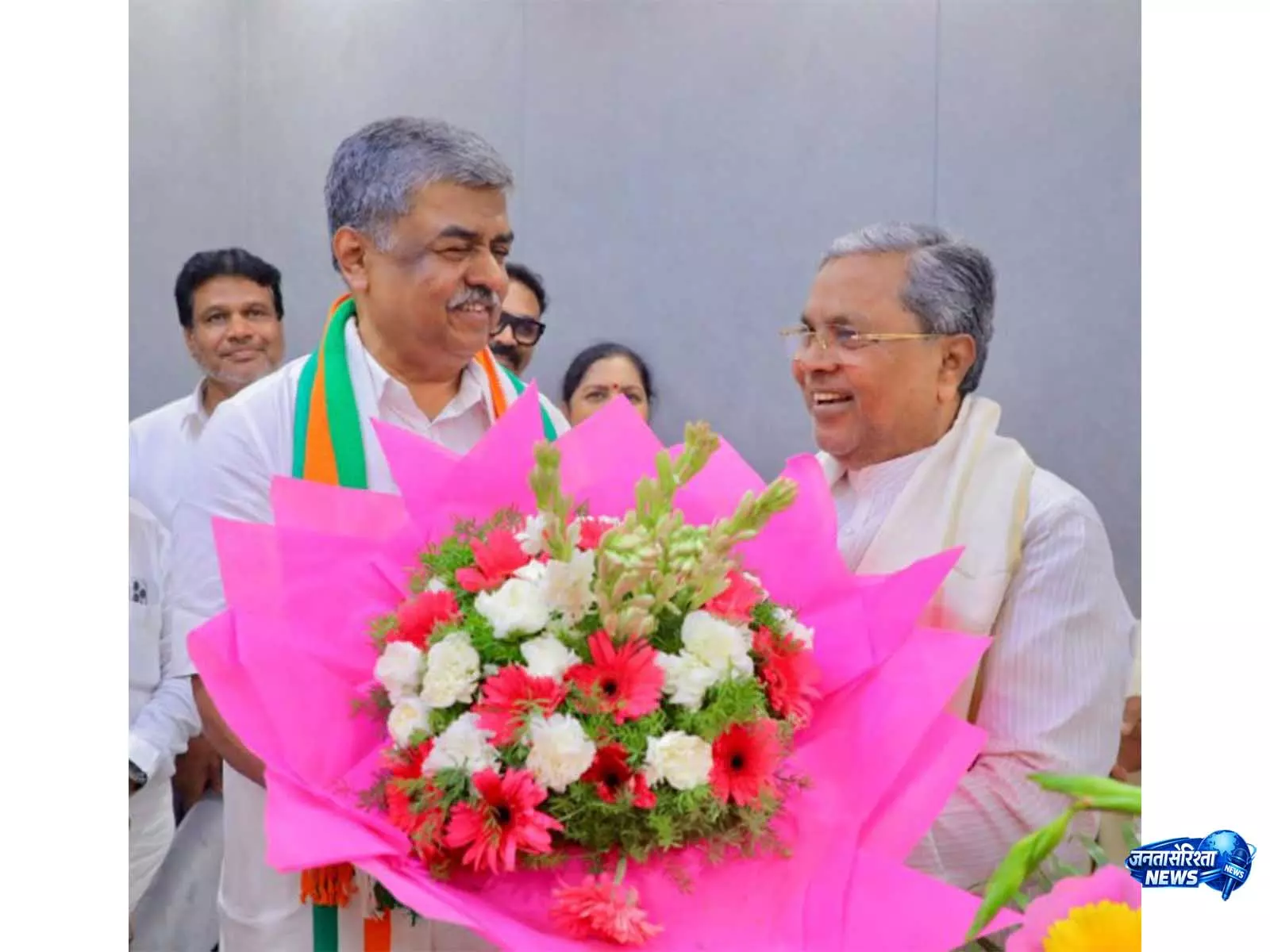 सिद्धारमैया ने KPCC अध्यक्ष नियुक्त होने पर BK हरिप्रसाद को दीं शुभकामनाएं सिद्धारमैया ने KPCC अध्यक्ष नियुक्त होने पर BK हरिप्रसाद को दीं शुभकामनाएं