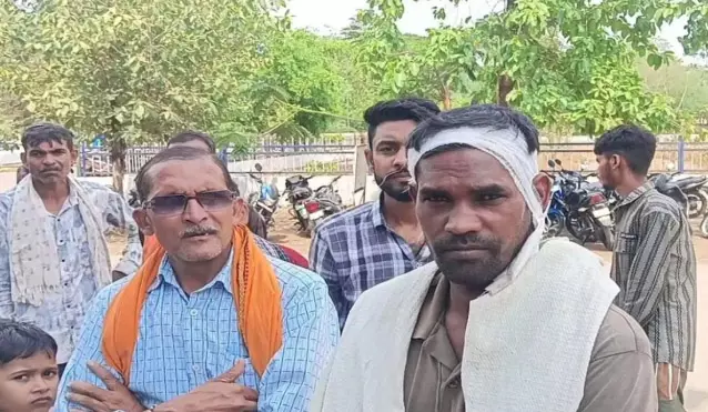 एसपी के पास पहुंच गया पीड़ित, चाक़ूबाजों का नाम गिनाया, थाना प्रभारी के फुले हाथ-पांव एसपी के पास पहुंच गया पीड़ित, चाक़ूबाजों का नाम गिनाया, थाना प्रभारी के फुले हाथ-पांव