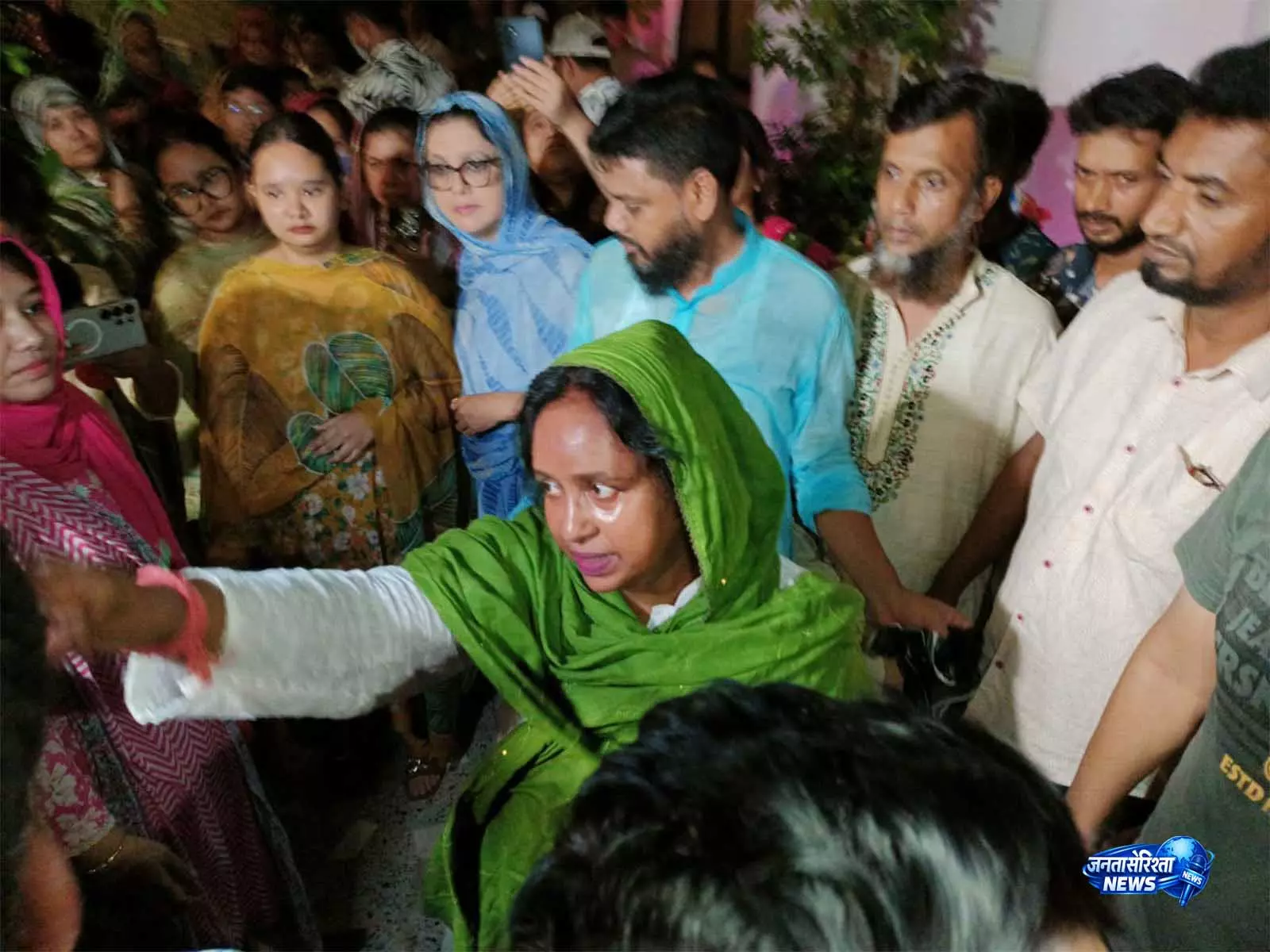 Awami League की प्रमुख नेता सेलीना हयात आइवी जेल से रिहा, ICG ने पार्टी प्रतिबंध पर पुनर्विचार की मांग की Awami League की प्रमुख नेता सेलीना हयात आइवी जेल से रिहा, ICG ने पार्टी प्रतिबंध पर पुनर्विचार की मांग की