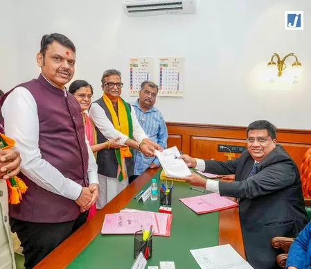 महाराष्ट्र विधान परिषद चुनाव: 5 उम्मीदवार निर्विरोध निर्वाचित, 12 सीटों पर होगा कड़ा मुकाबला महाराष्ट्र विधान परिषद चुनाव: 5 उम्मीदवार निर्विरोध निर्वाचित, 12 सीटों पर होगा कड़ा मुकाबला