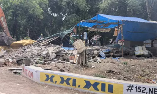 नहर क्षेत्र अतिक्रमण मुक्त, निगम ने चलाया बुलडोजर