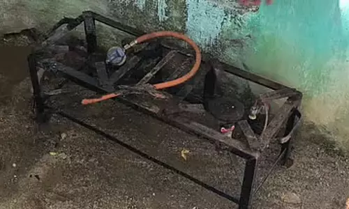 Vandavasi के पास स्कूल किचन में गैस लीक से आग