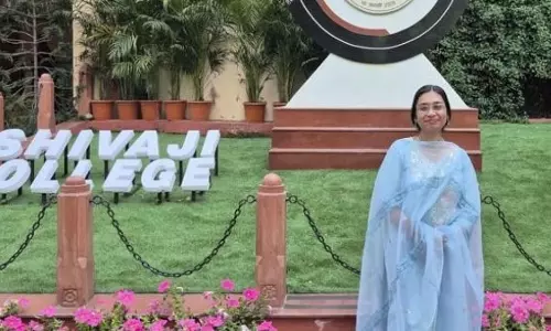Delhi : वसुंधरा एन्क्लेव में असिस्टेंट प्रोफेसर की हत्या, पुलिस जांच में जुटी